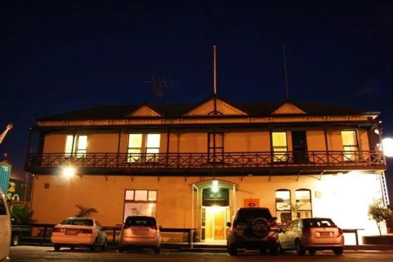 Customhouse Hotel And Backpackers Hostel Nelson Exterior foto